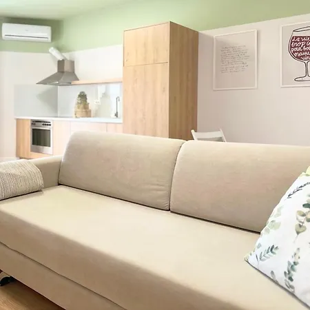 Promo Price September - By The Sea Apartmán Golem (Tirana)