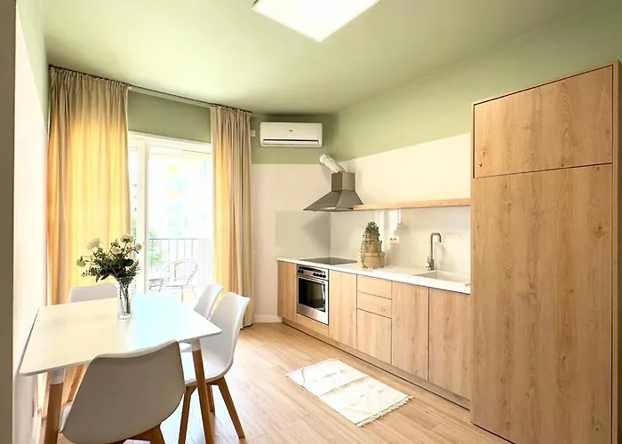 Promo Price September - By The Sea Apartmán Golem (Tirana)