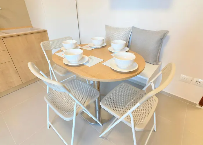 Promo Price September - By The Sea Apartmán Golem (Tirana)